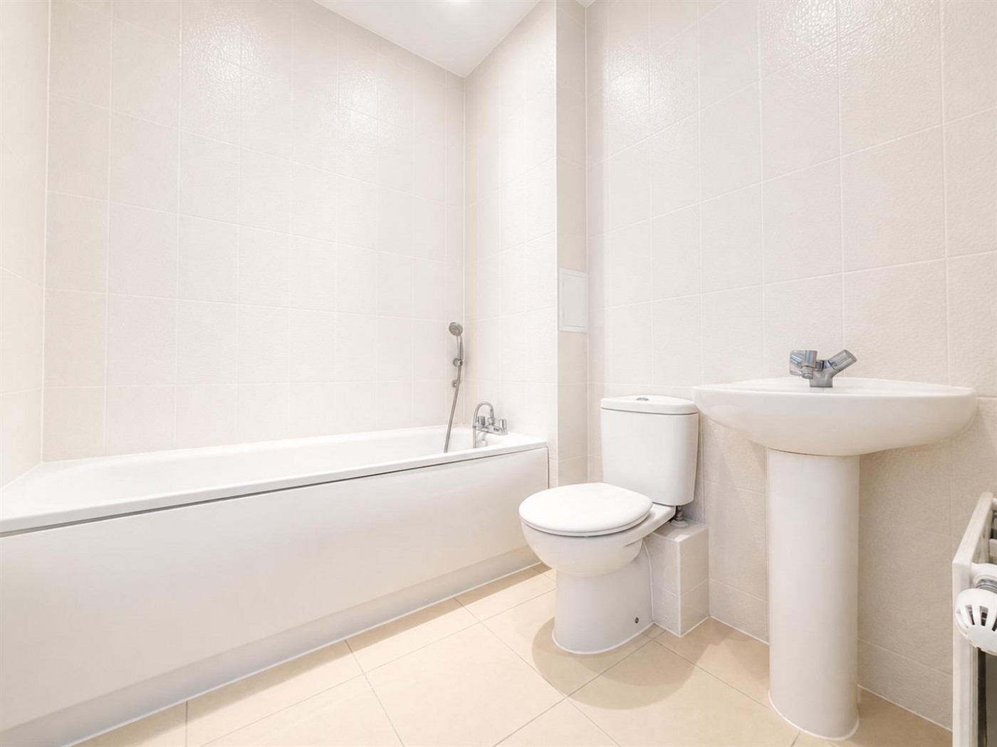 Images for Hunting Place, Heston, TW5
