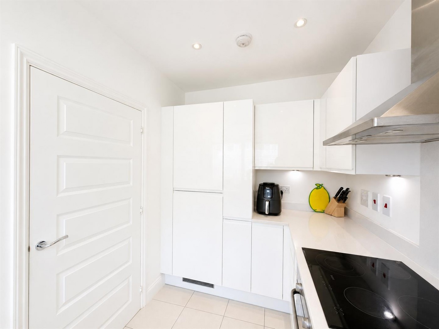 Images for Hunting Place, Heston, TW5