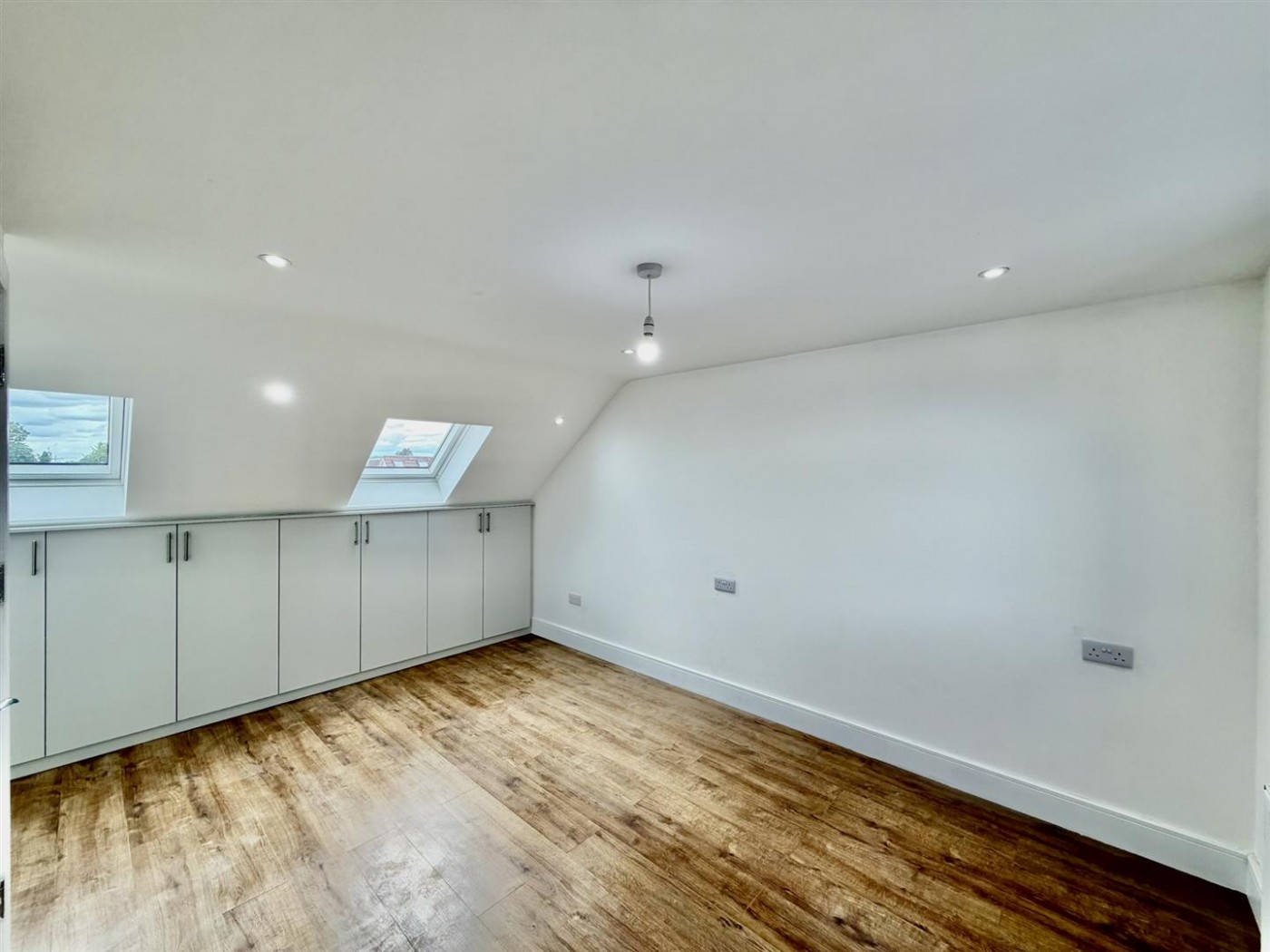 Images for Durham Avenue, Heston, TW5
