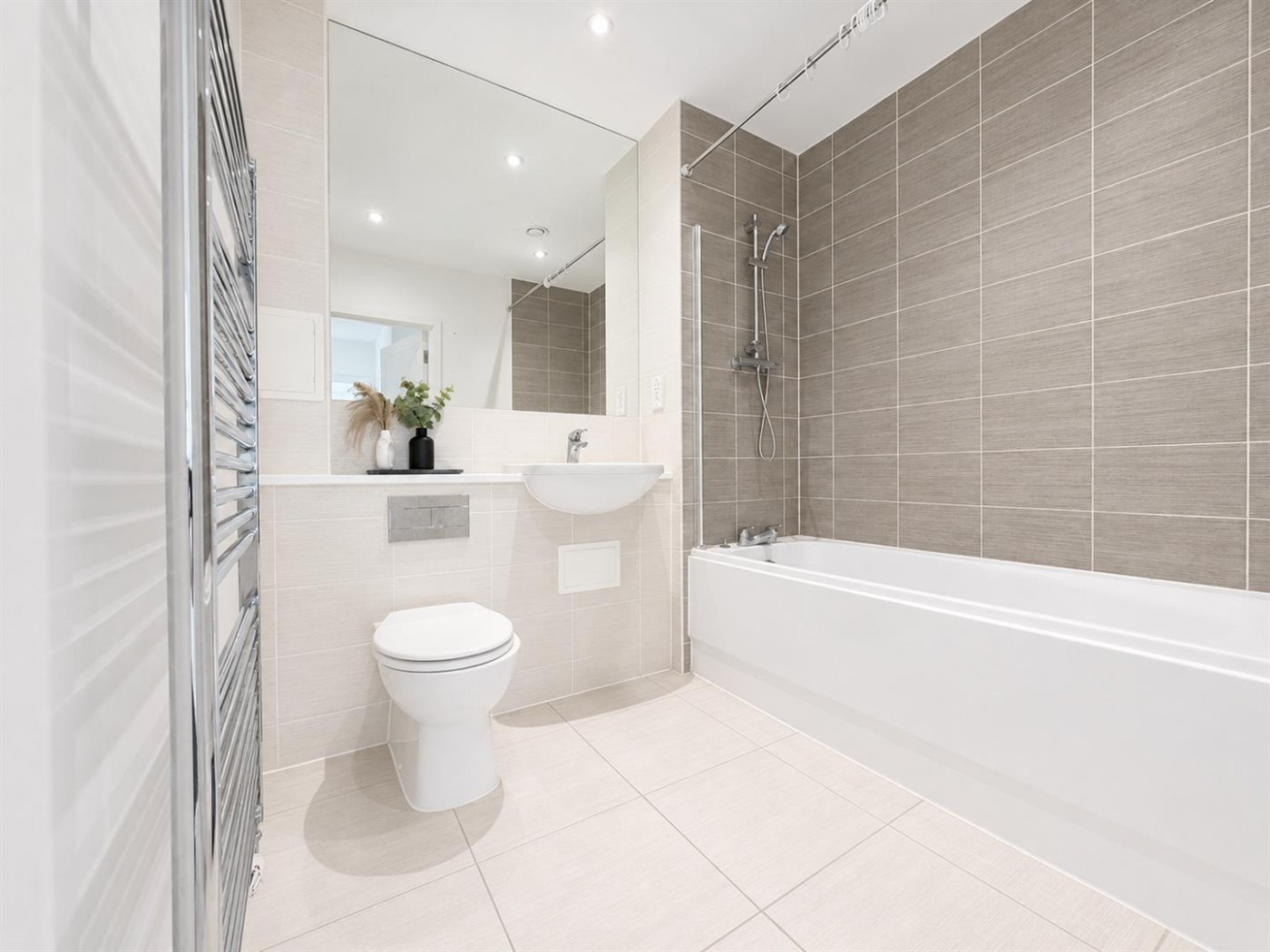 Images for Landelle Court, Brabazon Road, Heston, TW5