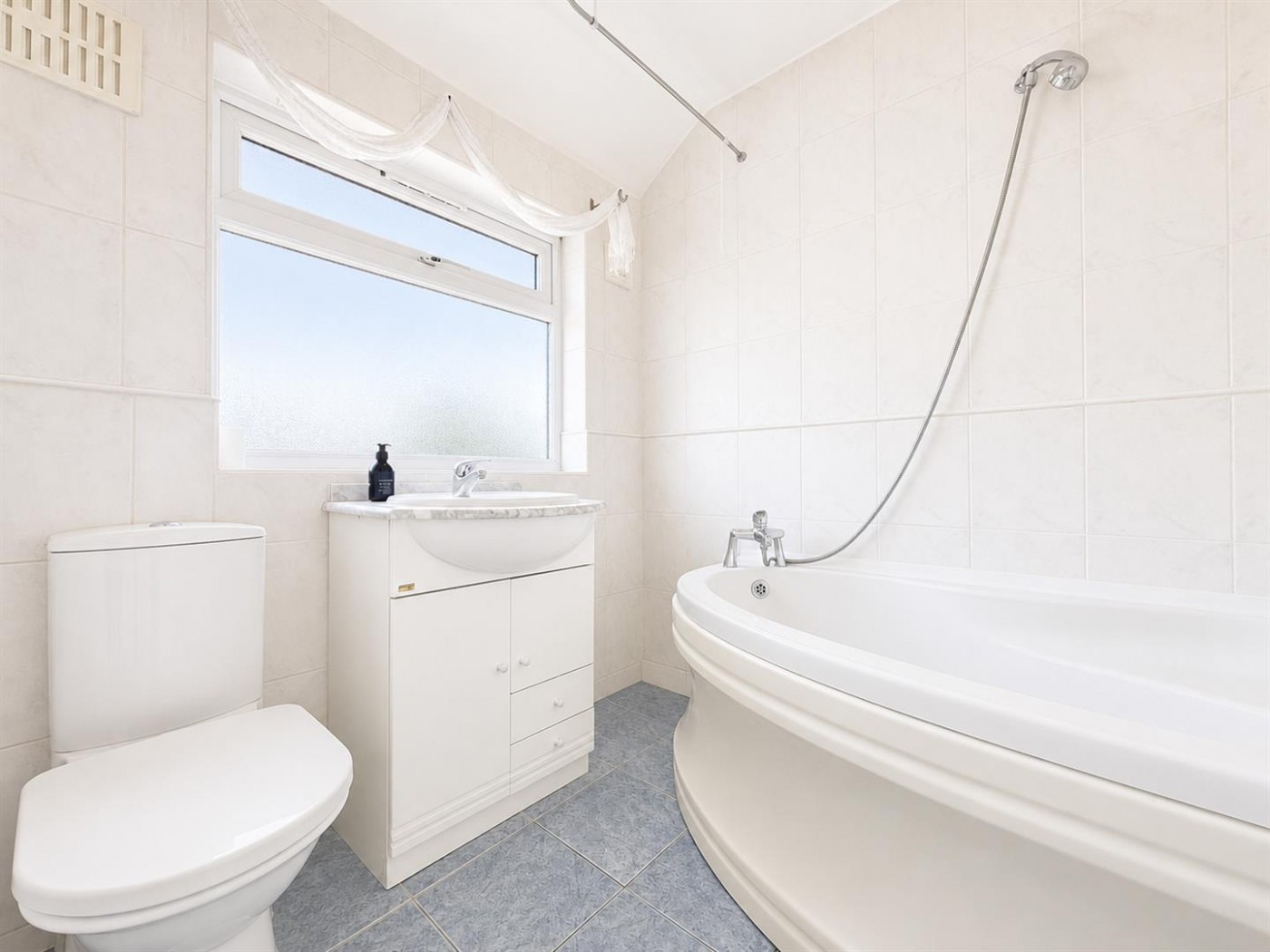 Images for Ash Grove, Heston, TW5