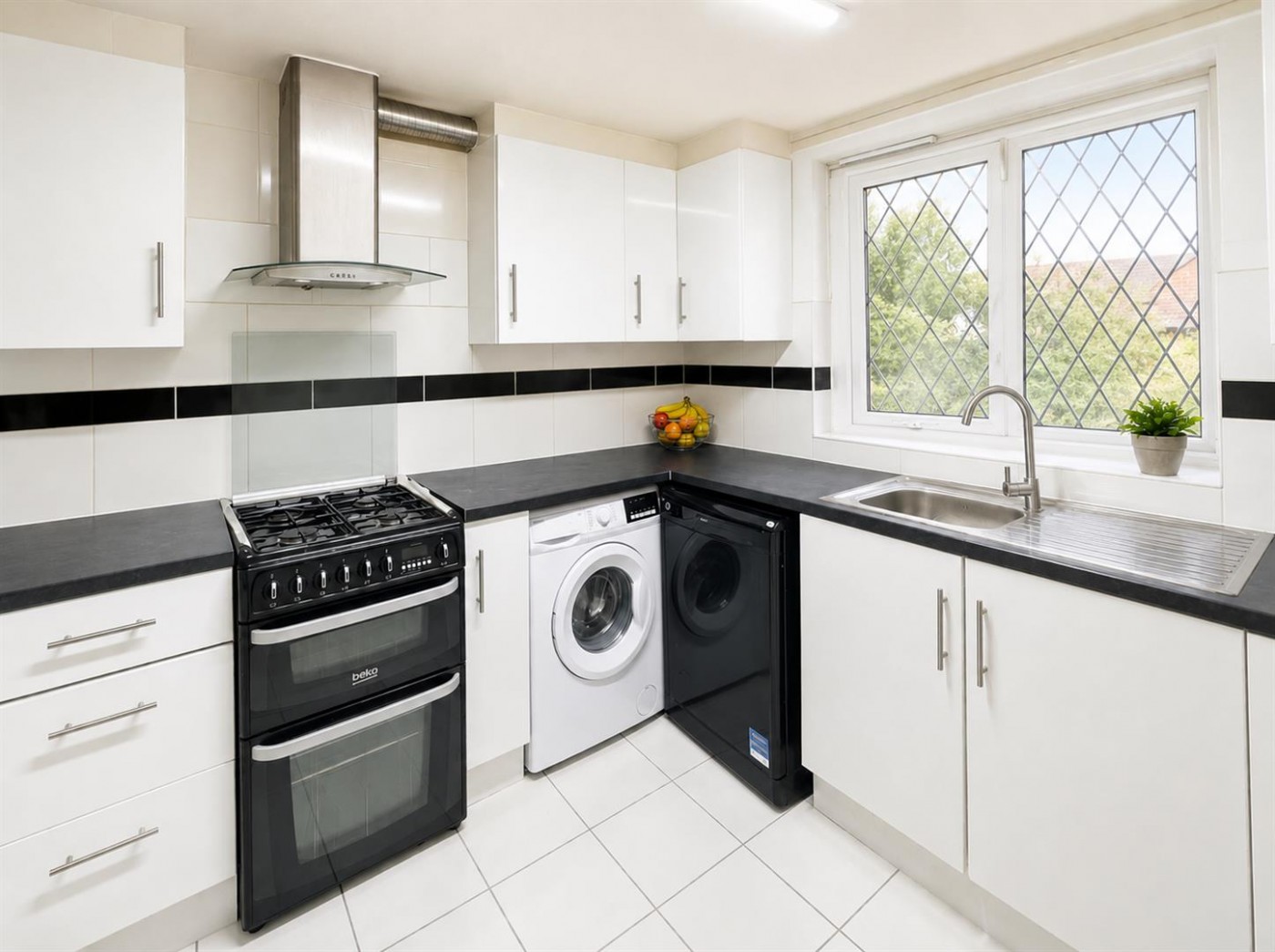 Images for Harlech Gardens, Heston, TW5