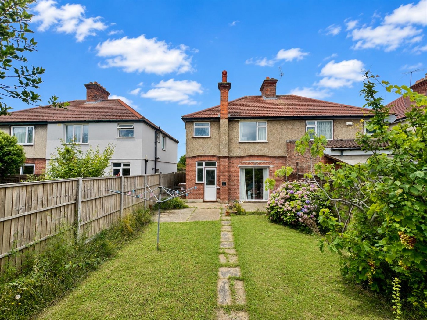 Images for Meadow Waye, Heston, TW5